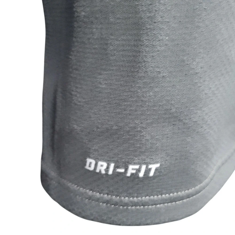 Nike chest 44