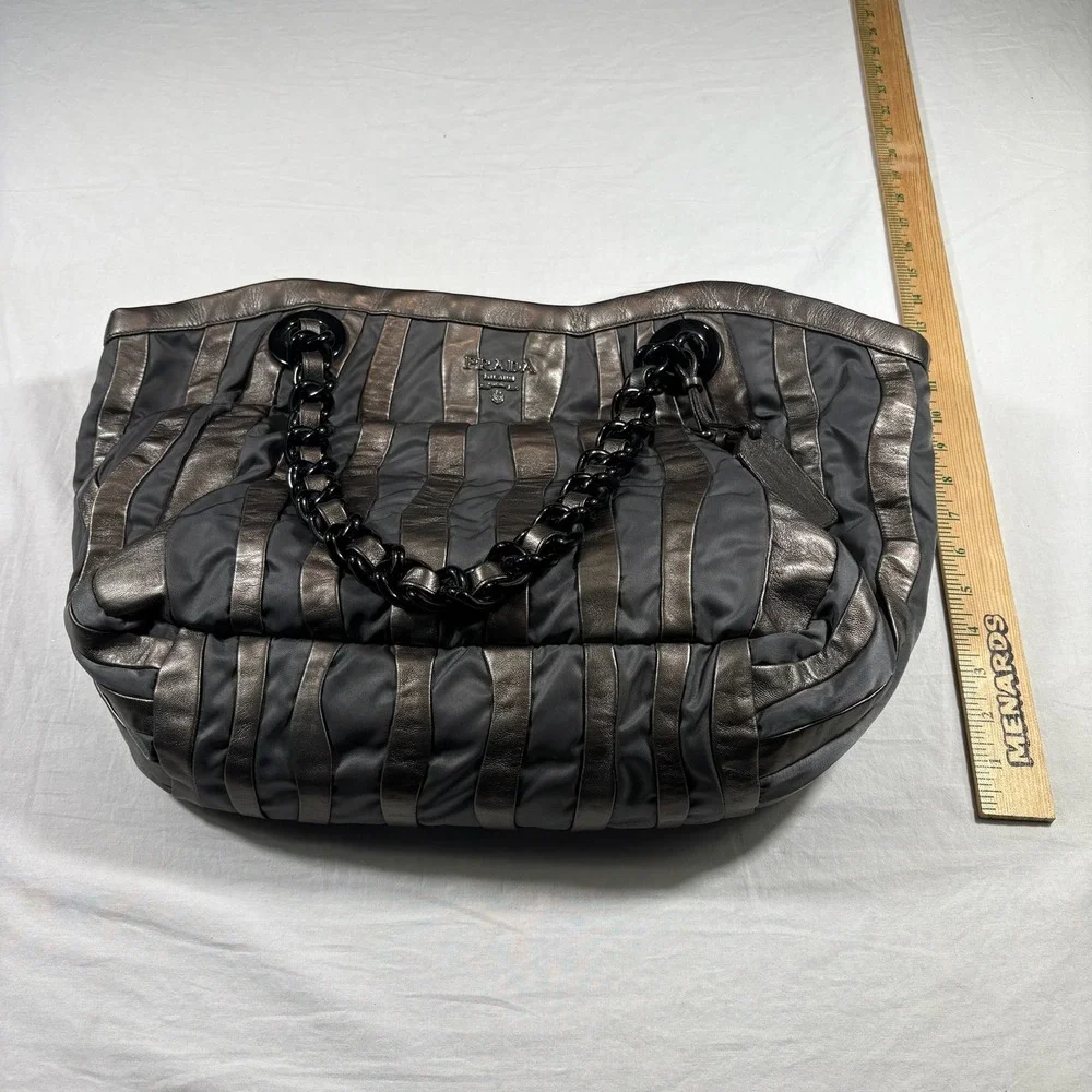Prada measurements have