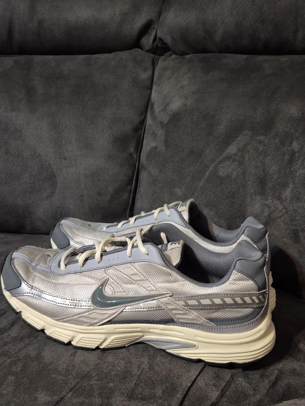 Nike Men’s Silver and Gray Athletic Running Sneakers