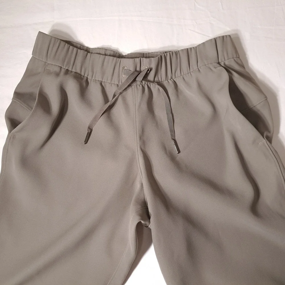 lululemon athletica olive size