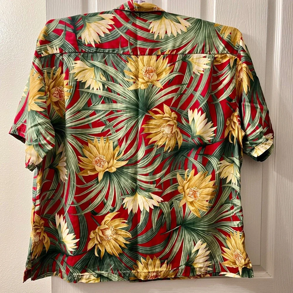 Tommy Bahama excellent used