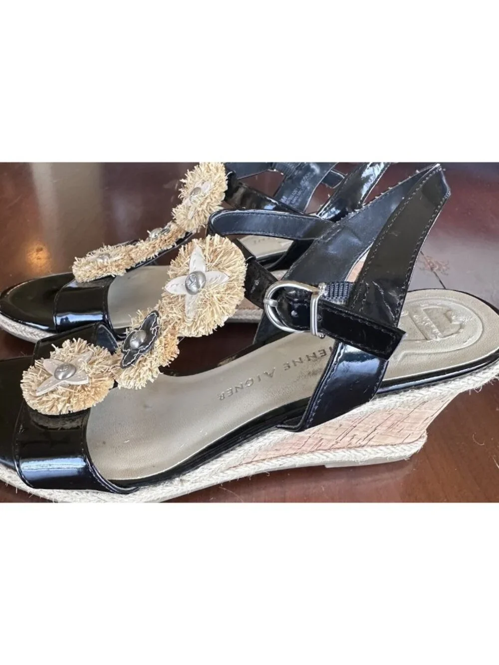 Vintage Etienne Aigner Patent Leather Beachy Floral Sandals Size 6