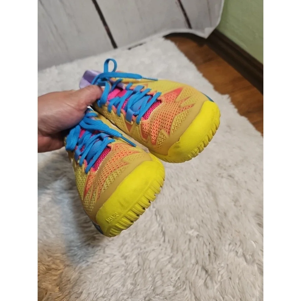 Asics sneaker size