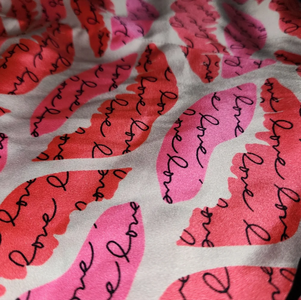 Victorias Secret fit lip kiss