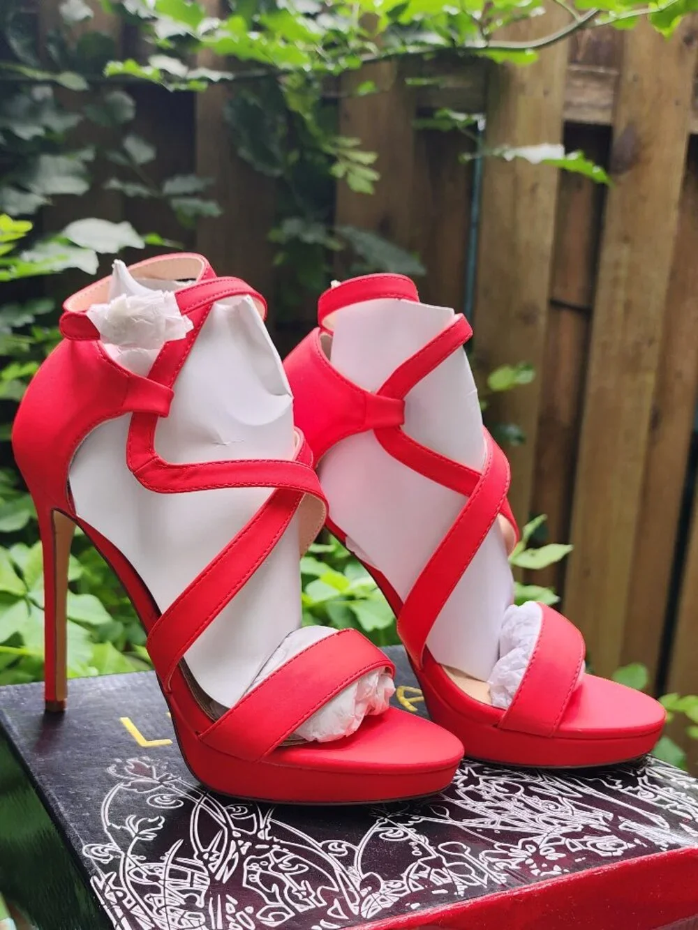 NWB Lilliana Rosanna size 7.5 HOTTIE red strappy heels 👠 ♥️