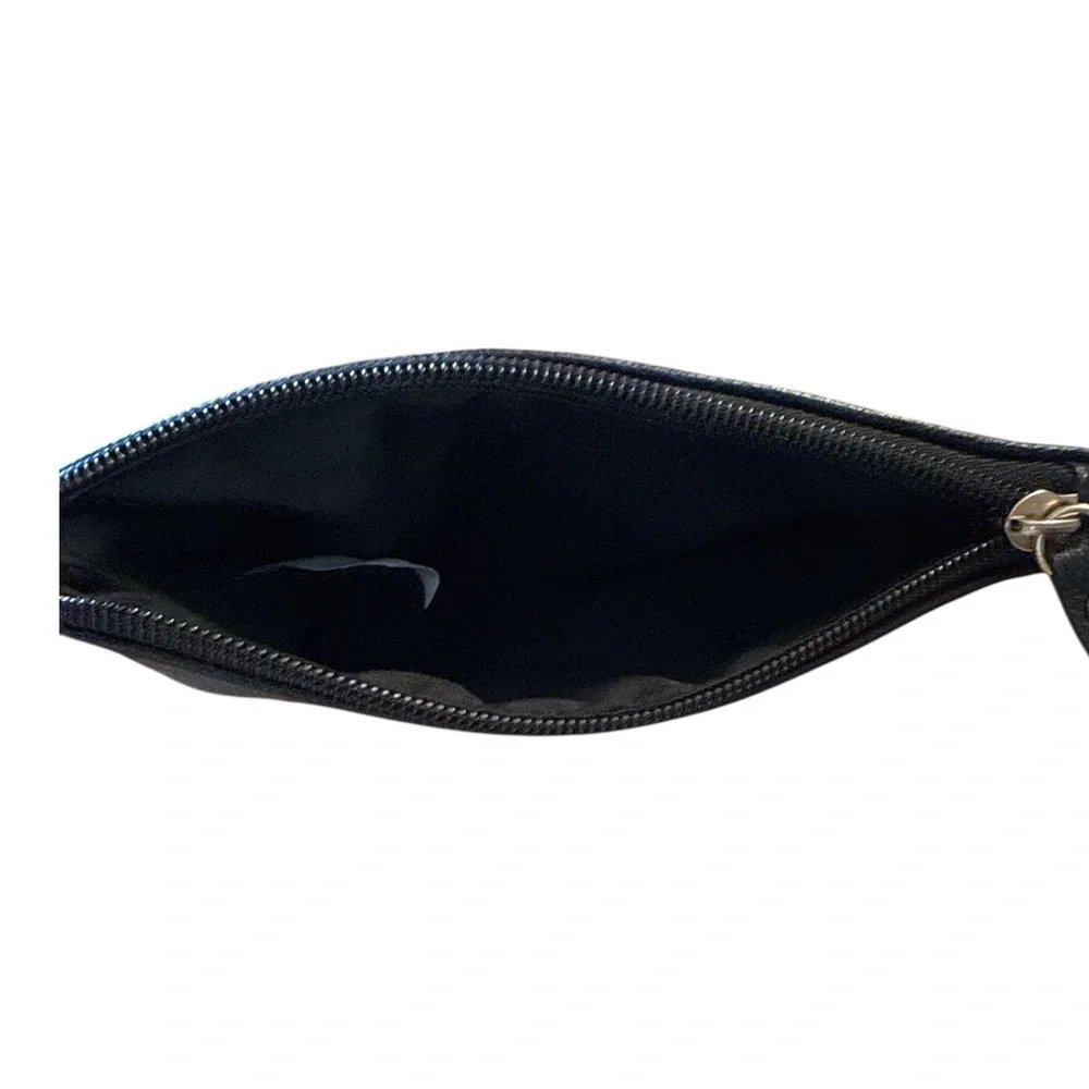 Guess sleek timeless