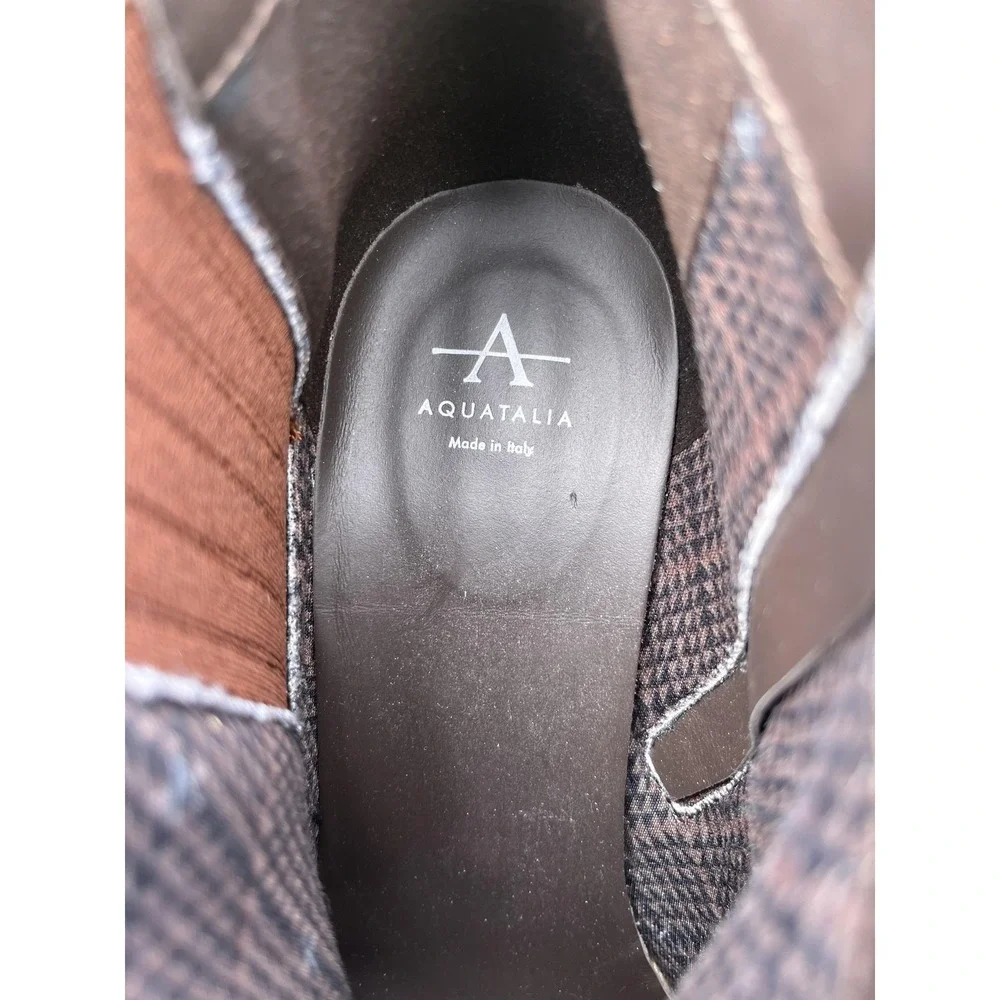 Aquatalia brand item