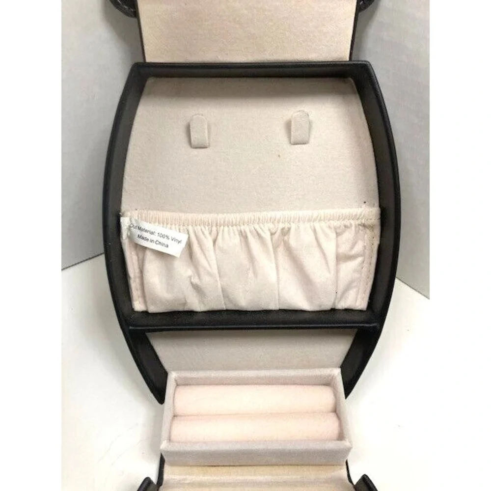 The Unbranded Brand new black