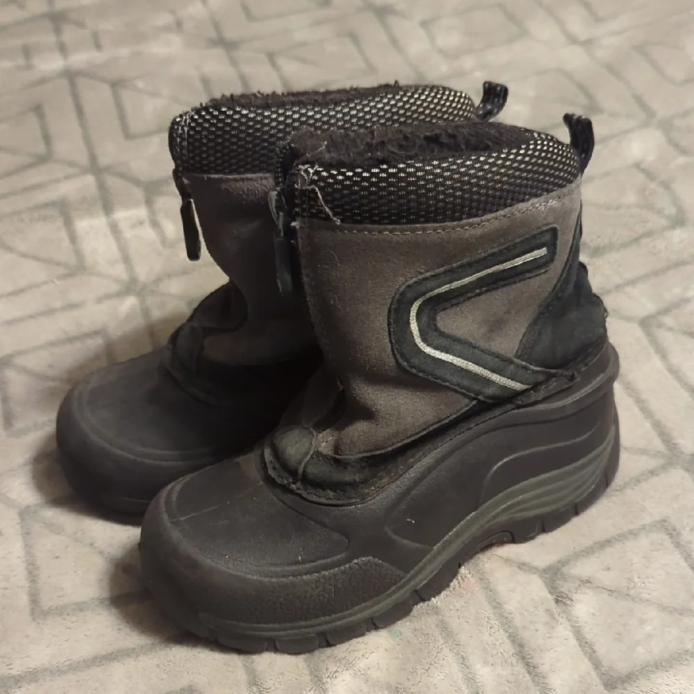 C-9 Champion Insulated Snow Boots Zip Up Pull On Unisex Youth Sz 12 Black Winter