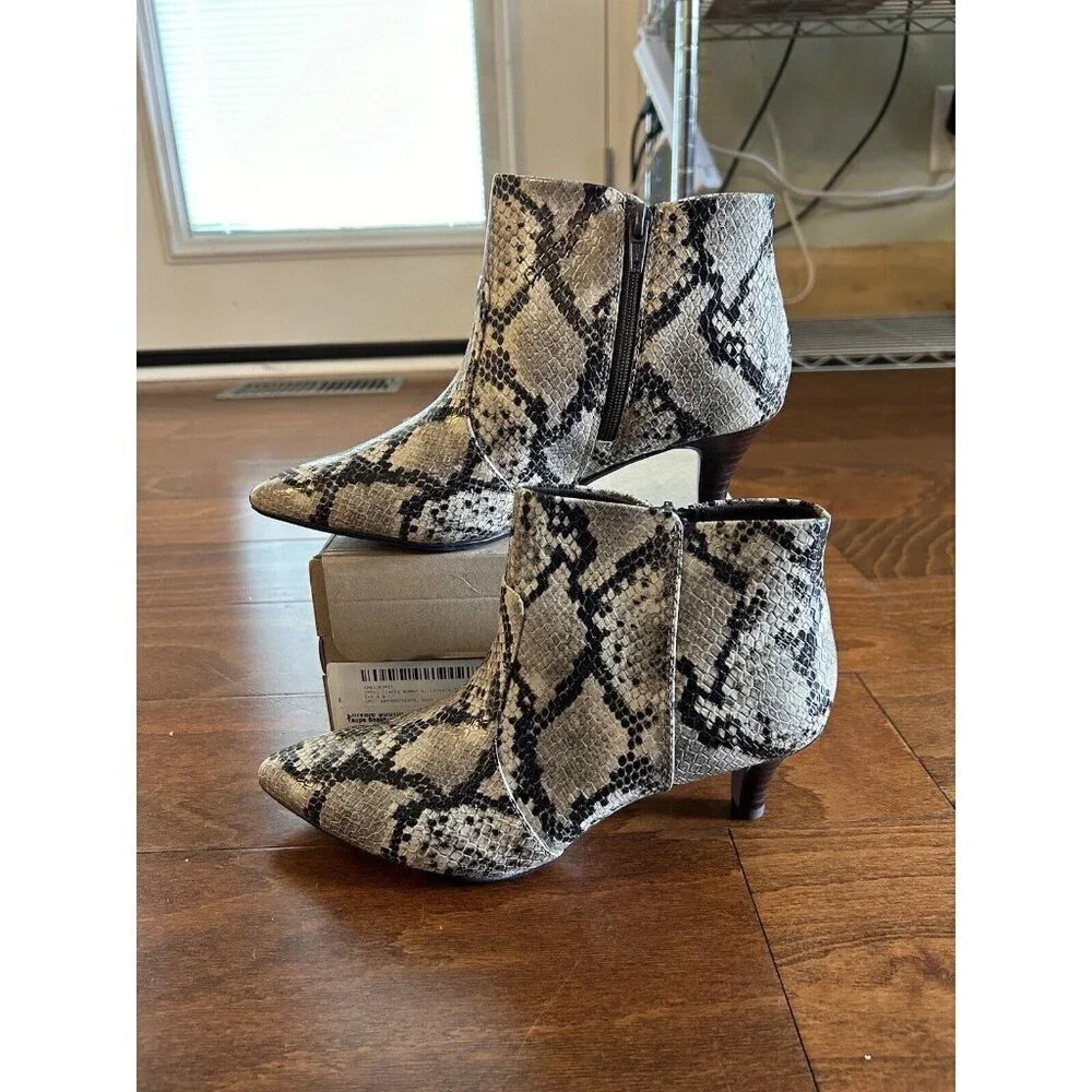 Clarks collection heeled