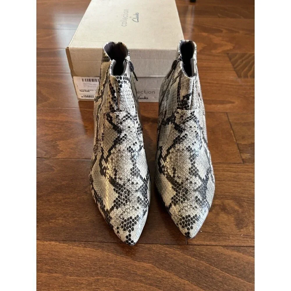 Clarks collection heeled