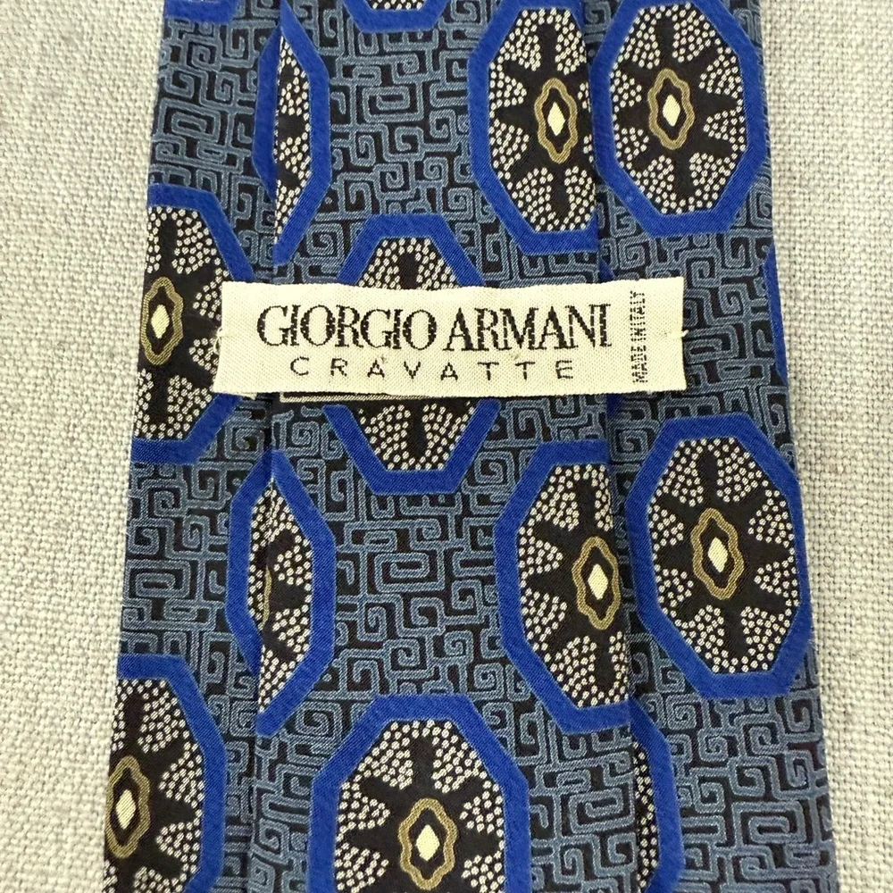Giorgio Armani stylish 100%