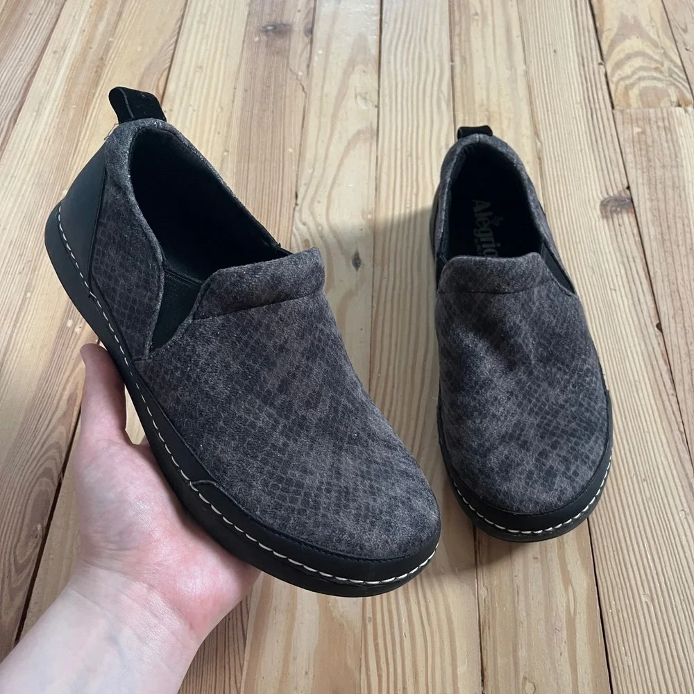 Alegria AXI-7001X Grey Snakeskin Slip On Shoes Womens 38 Comfort Casual Loafers‎