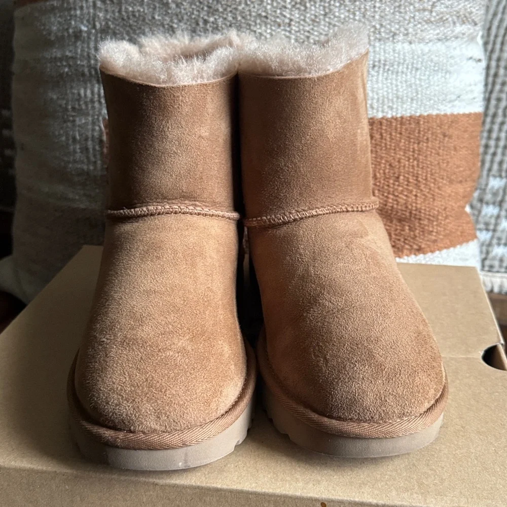 UGG short boots