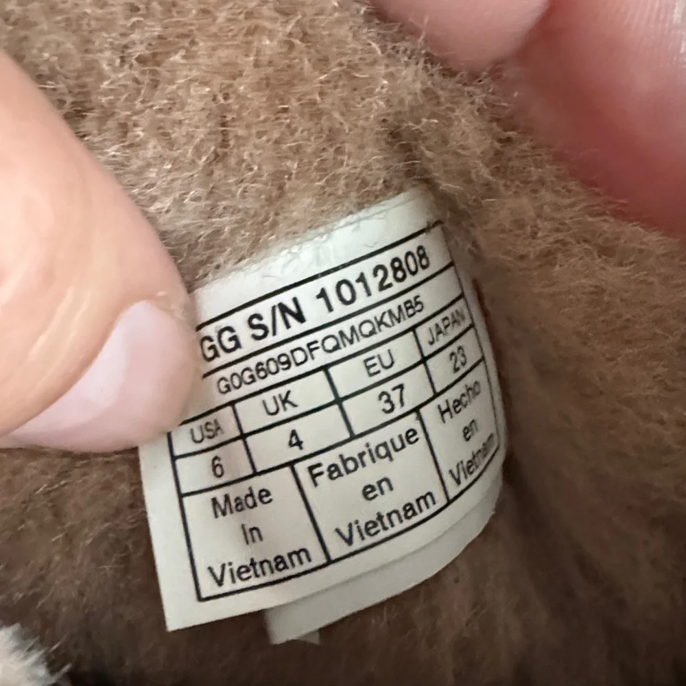 UGG short boots