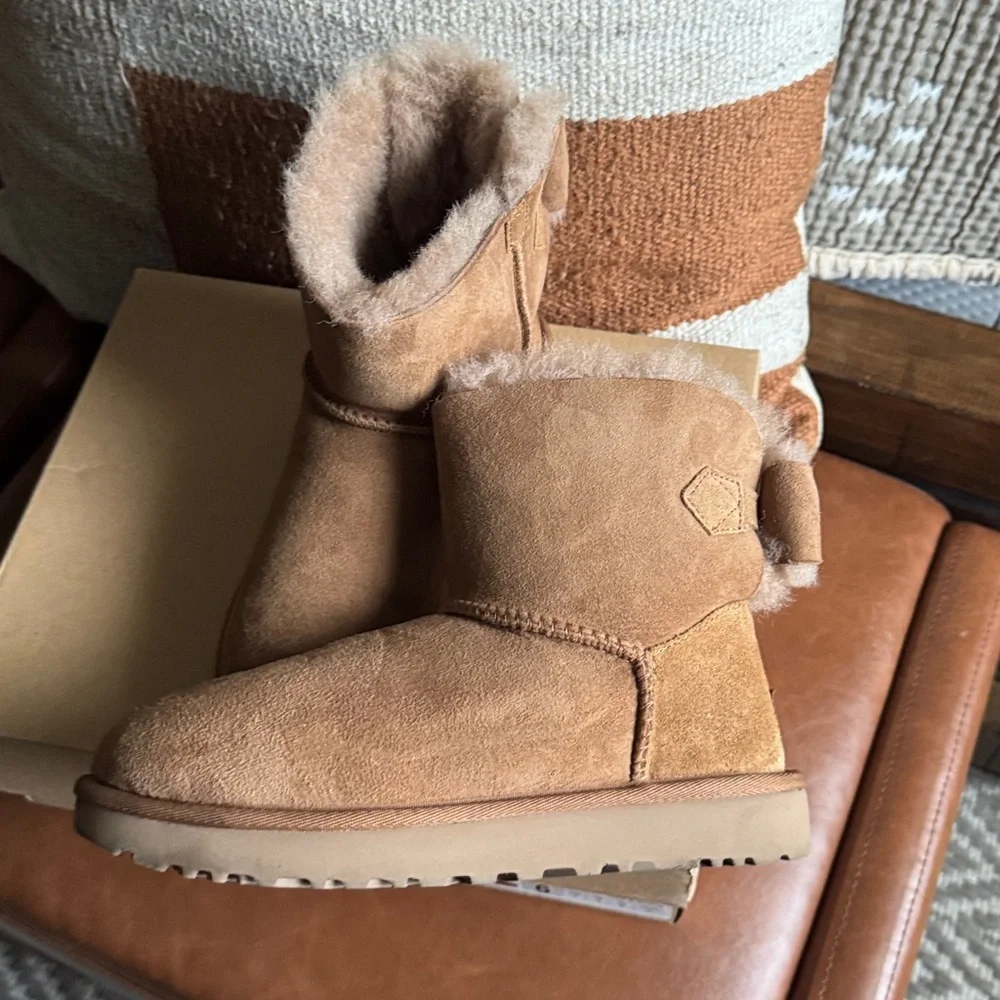 UGG short boots