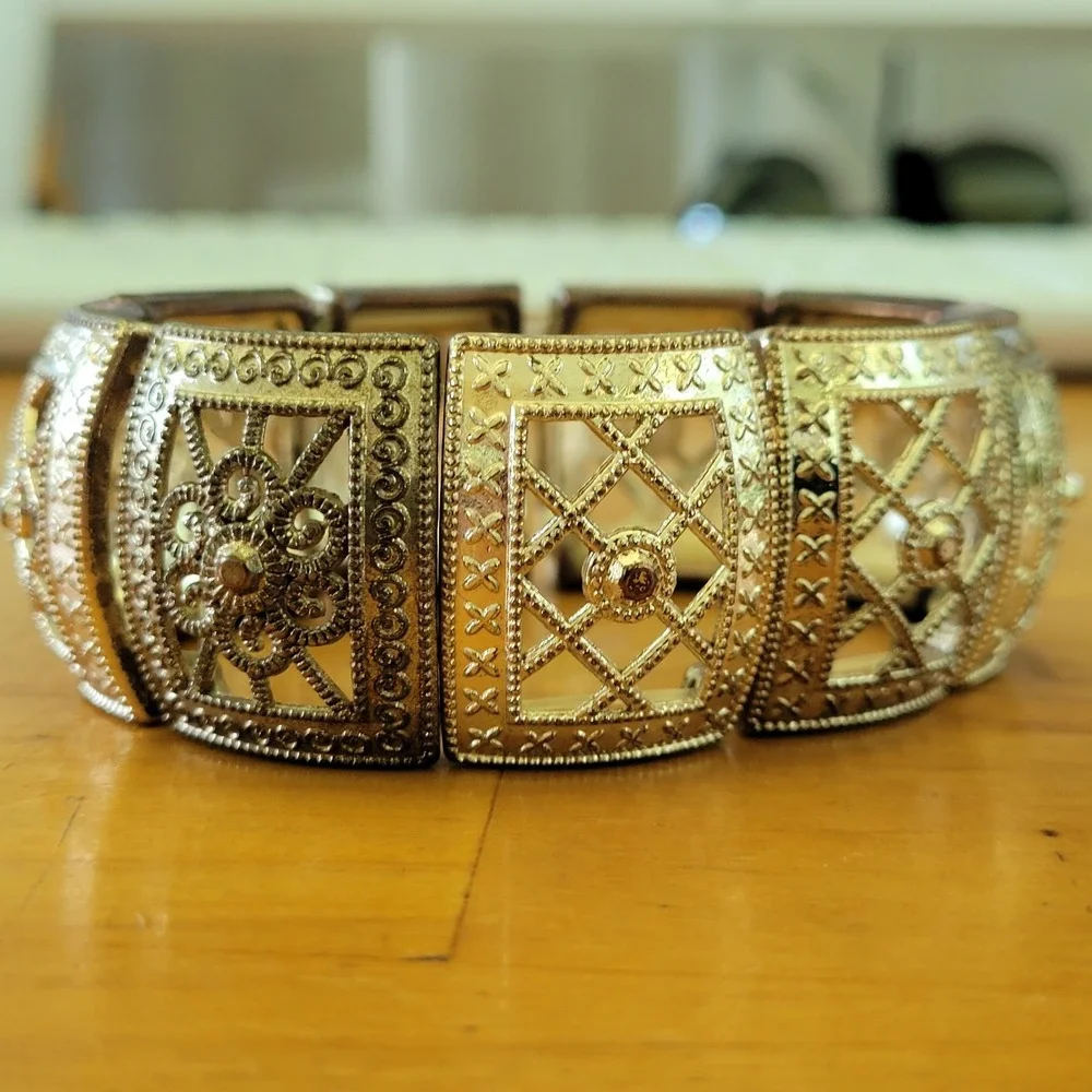 Vintage Gold Tone Filigree Panel Stretch Bracelet Floral Openwork 67g