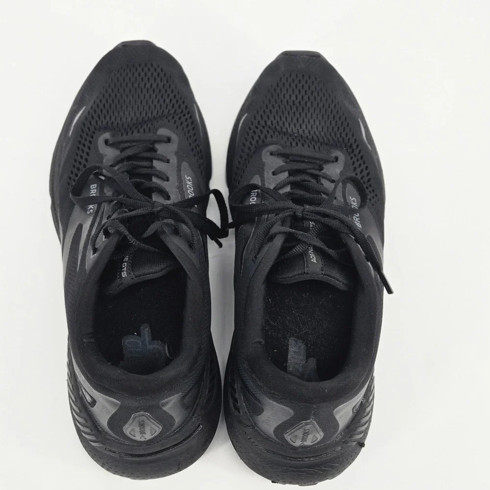 Brooks triple black