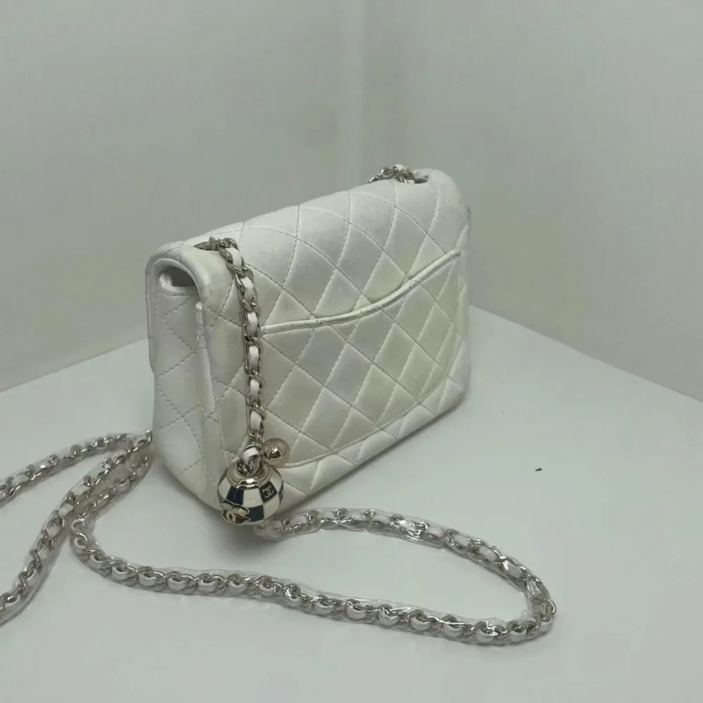 CHANEL brand color