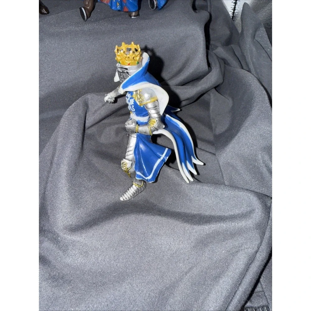 Papo Medieval Knights Musketeers 3 Horses 1 Knight 2002-2008 Pre Owned