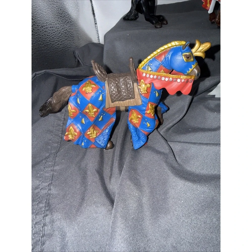 Papo Medieval Knights Musketeers 3 Horses 1 Knight 2002-2008 Pre Owned