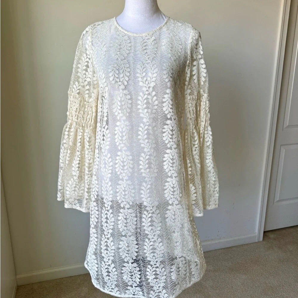 MICHAEL MICHAEL KORS Sheer Ivory Lace Bell Sleeve Shift Dress—SZ. Medium