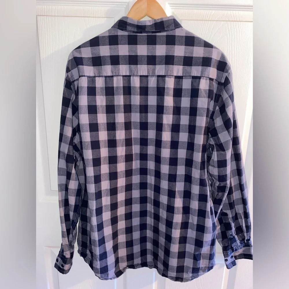 Kenneth Cole stylish xl wardrobe