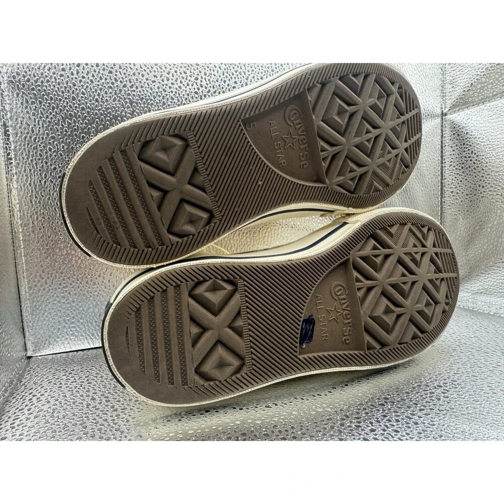Converse step out