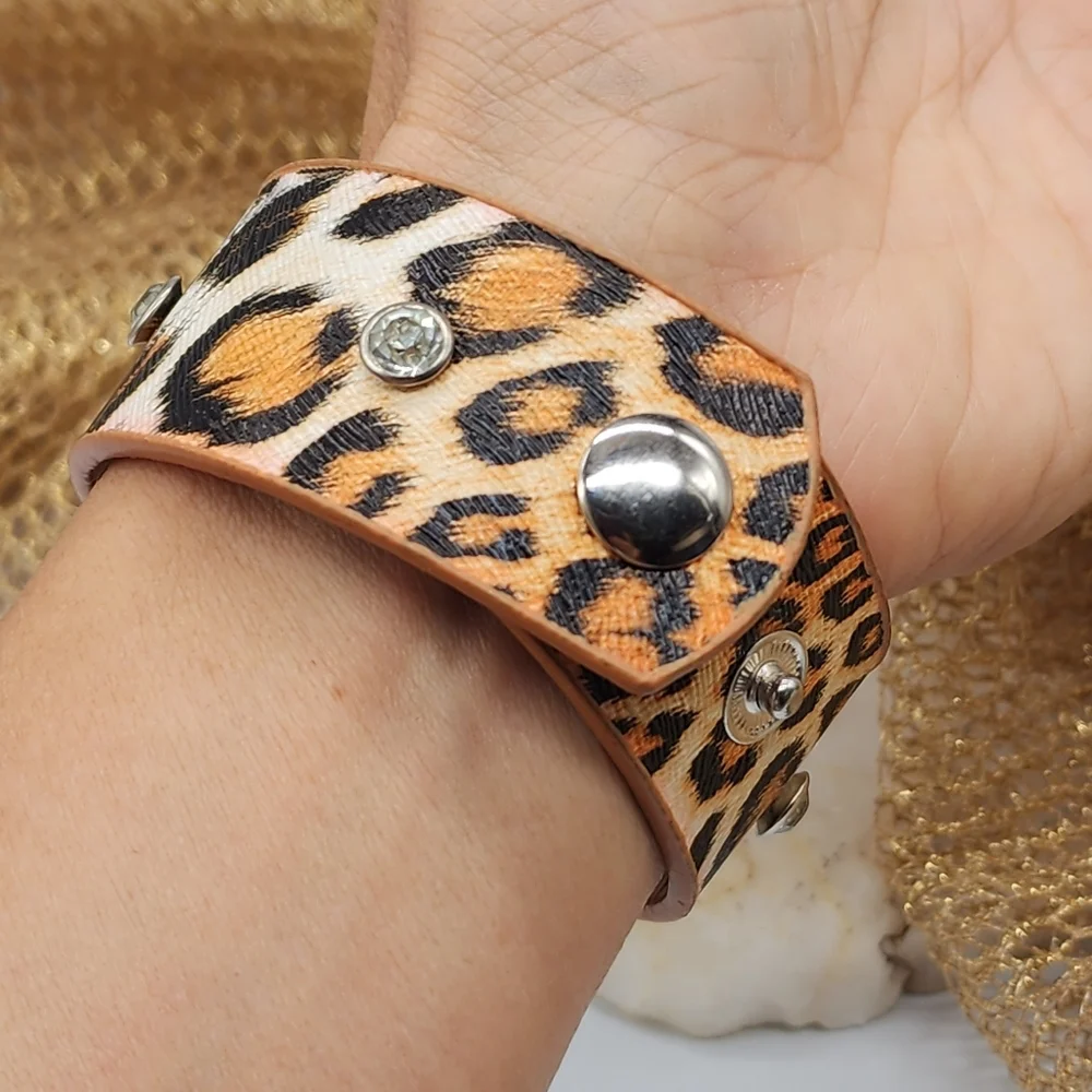 ❤️ Bracelet Animal Print Faux Leather Bracelet Crystals Snapped Adjustable