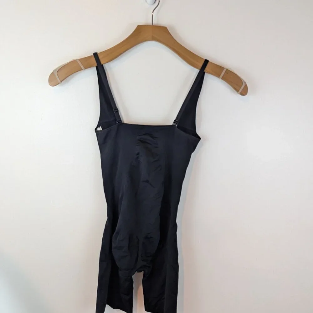 Assets By Spanx great rips shapewear