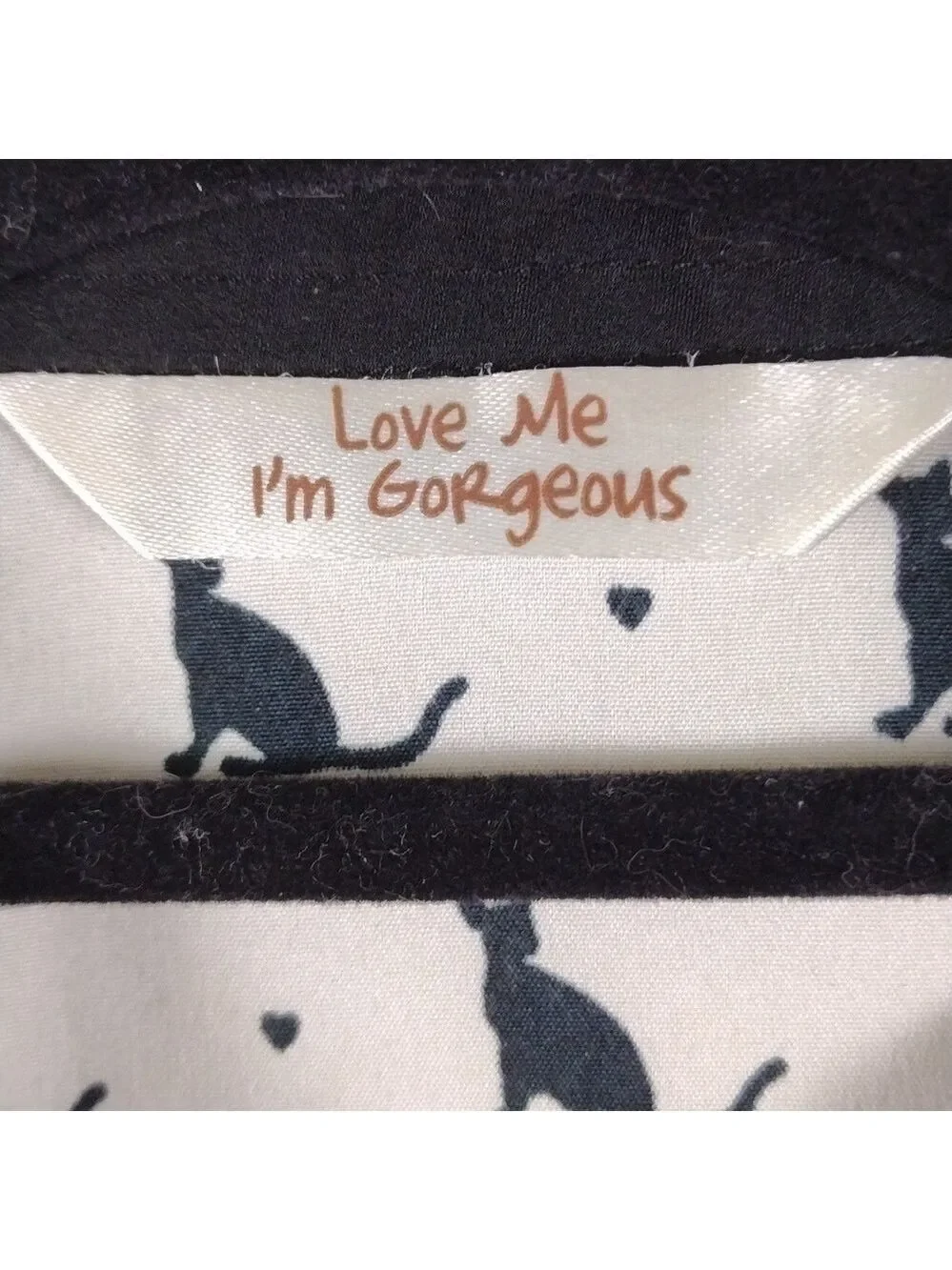 Love Me Im Gorgeous pointed l6 print