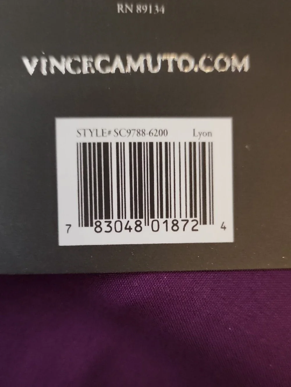 Vince Camuto make statement