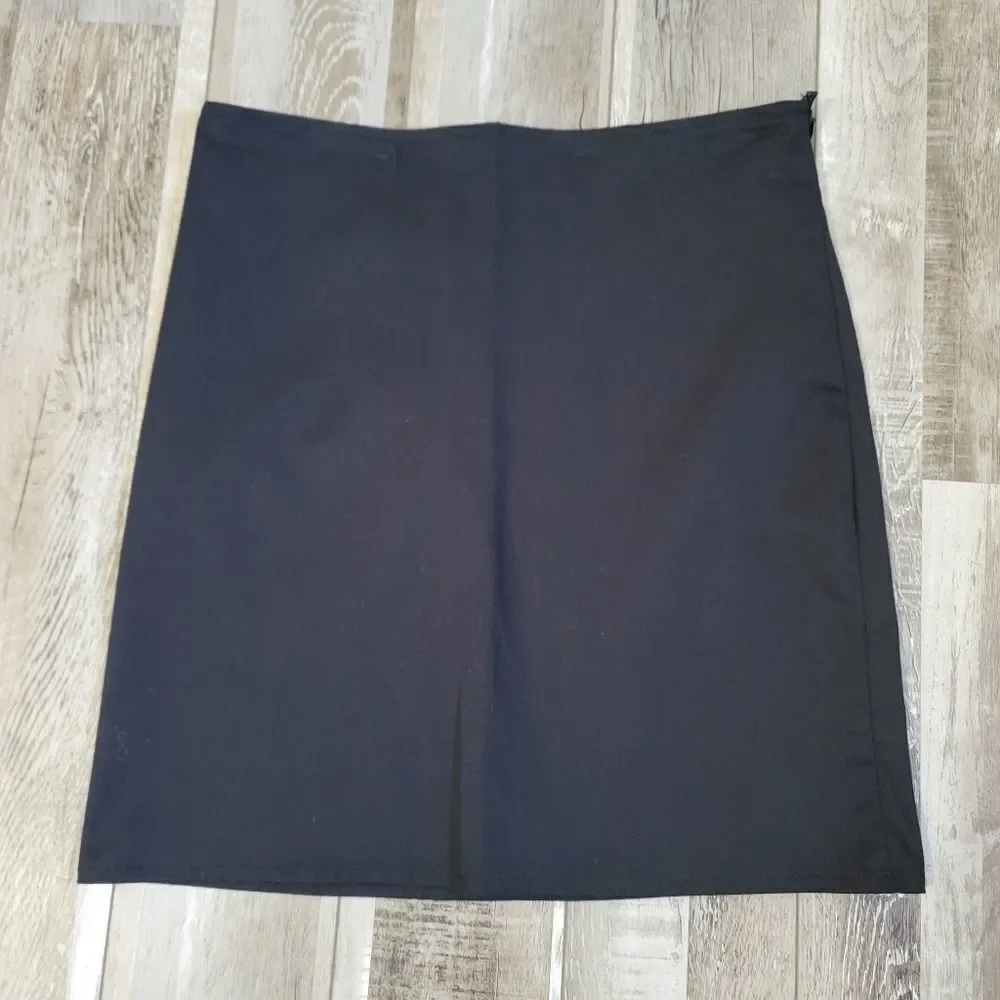 New Marimekko black mini skirt size 4