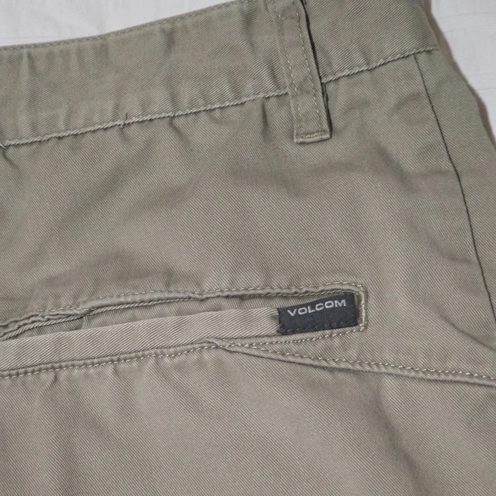 Volcom men khaki