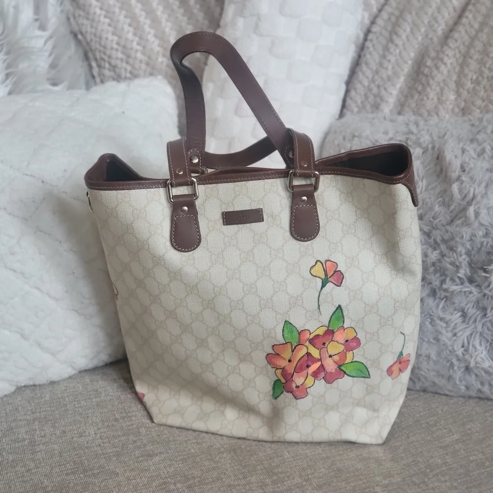 GUCCI GG Supreme Tote Bag PVC Leather .. Authentic