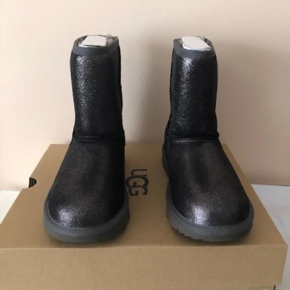 UGG short classic