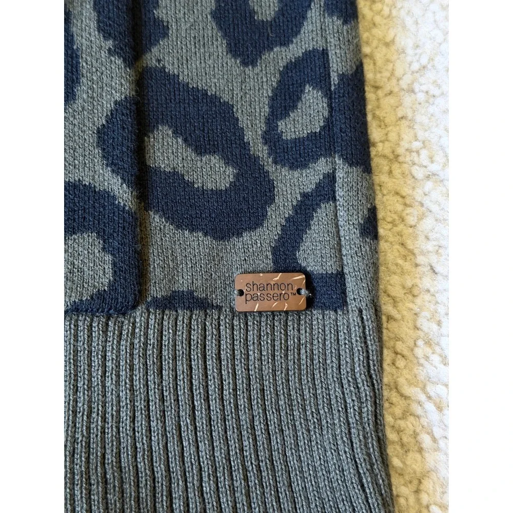 Shannon Passero detail items