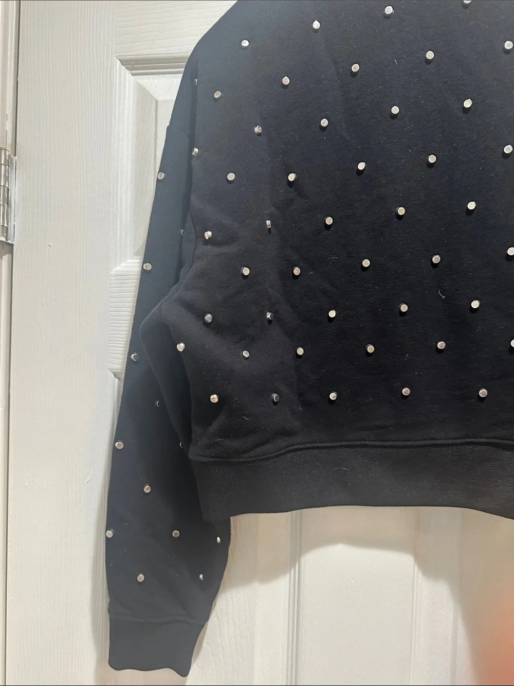 N/A cropped black