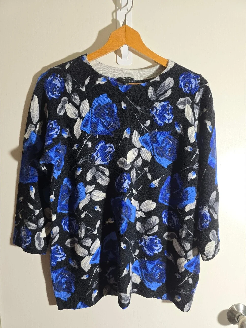 Talbots Petite 1x Floral Crewneck Cashmere Sweater Top in Black and Royal Blue