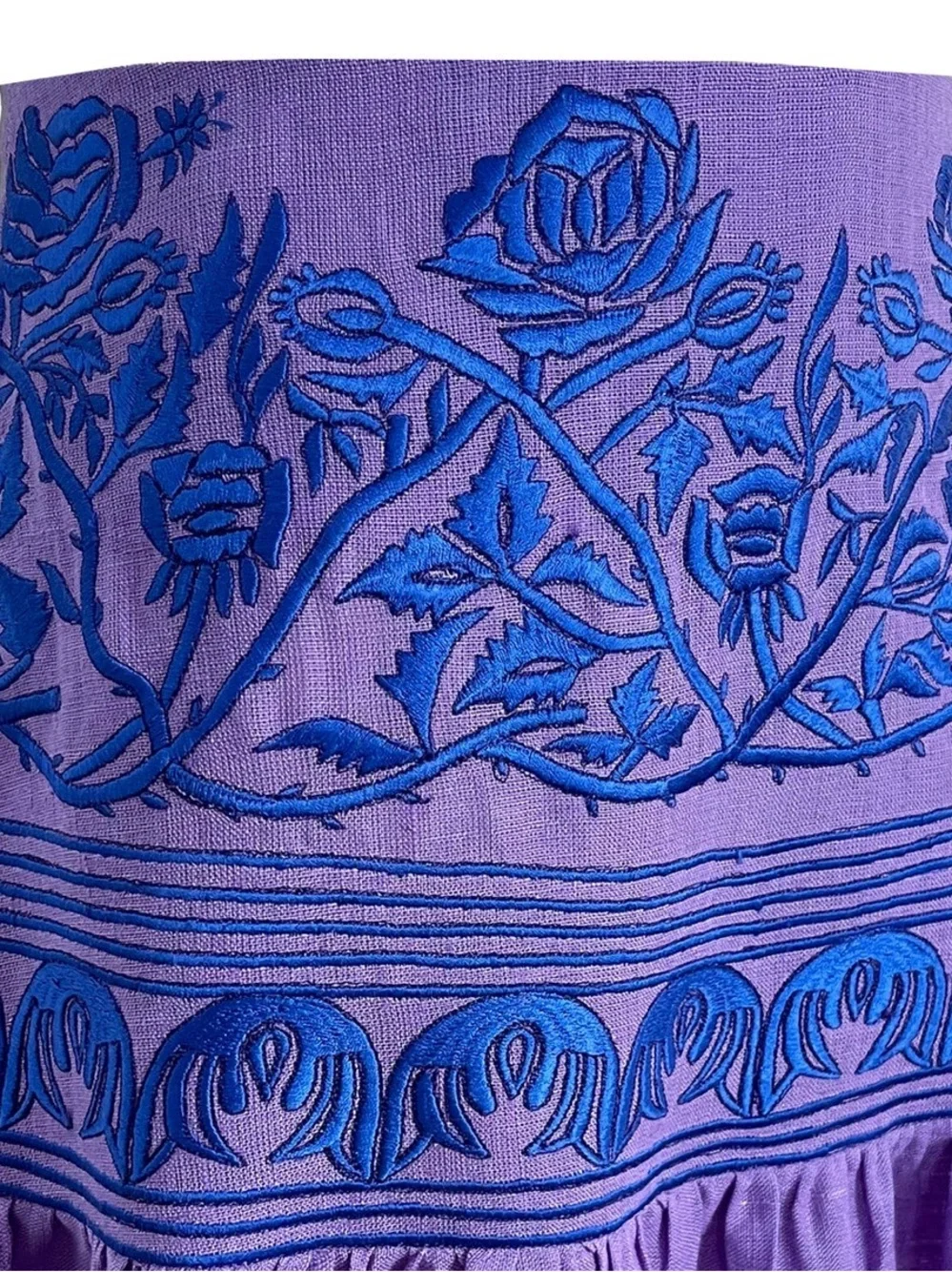 De Castro showstopping linen