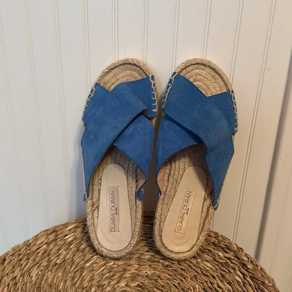 clara duran stylish blue