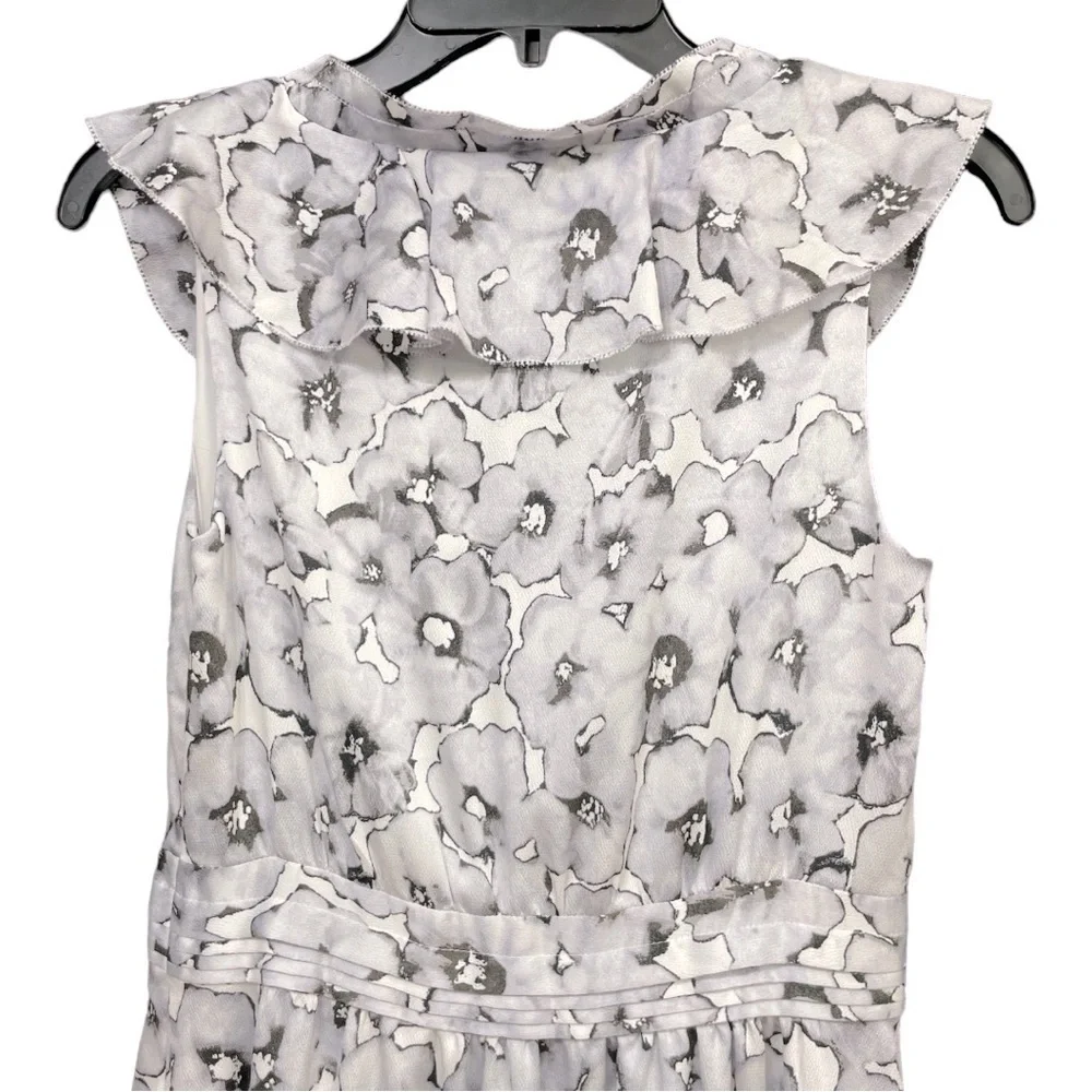 Banana Republic white grey