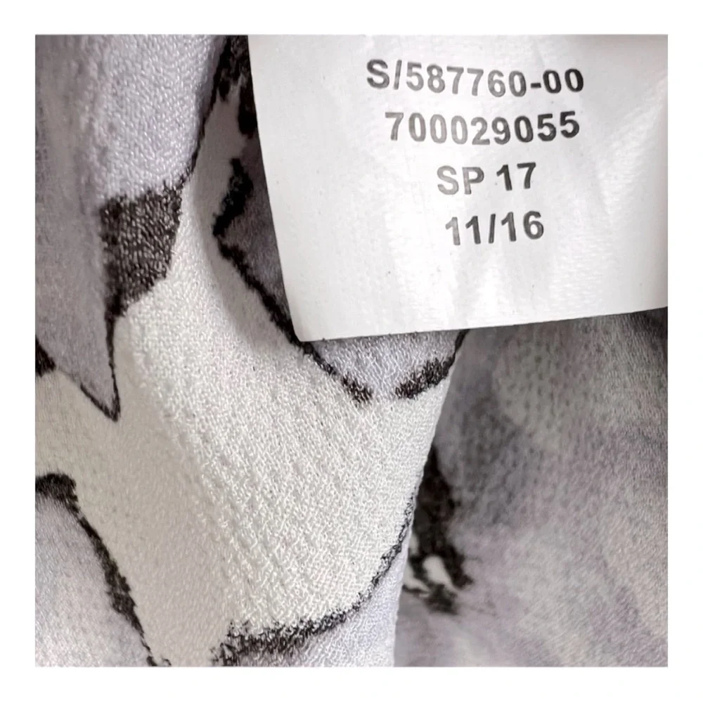 Banana Republic white grey
