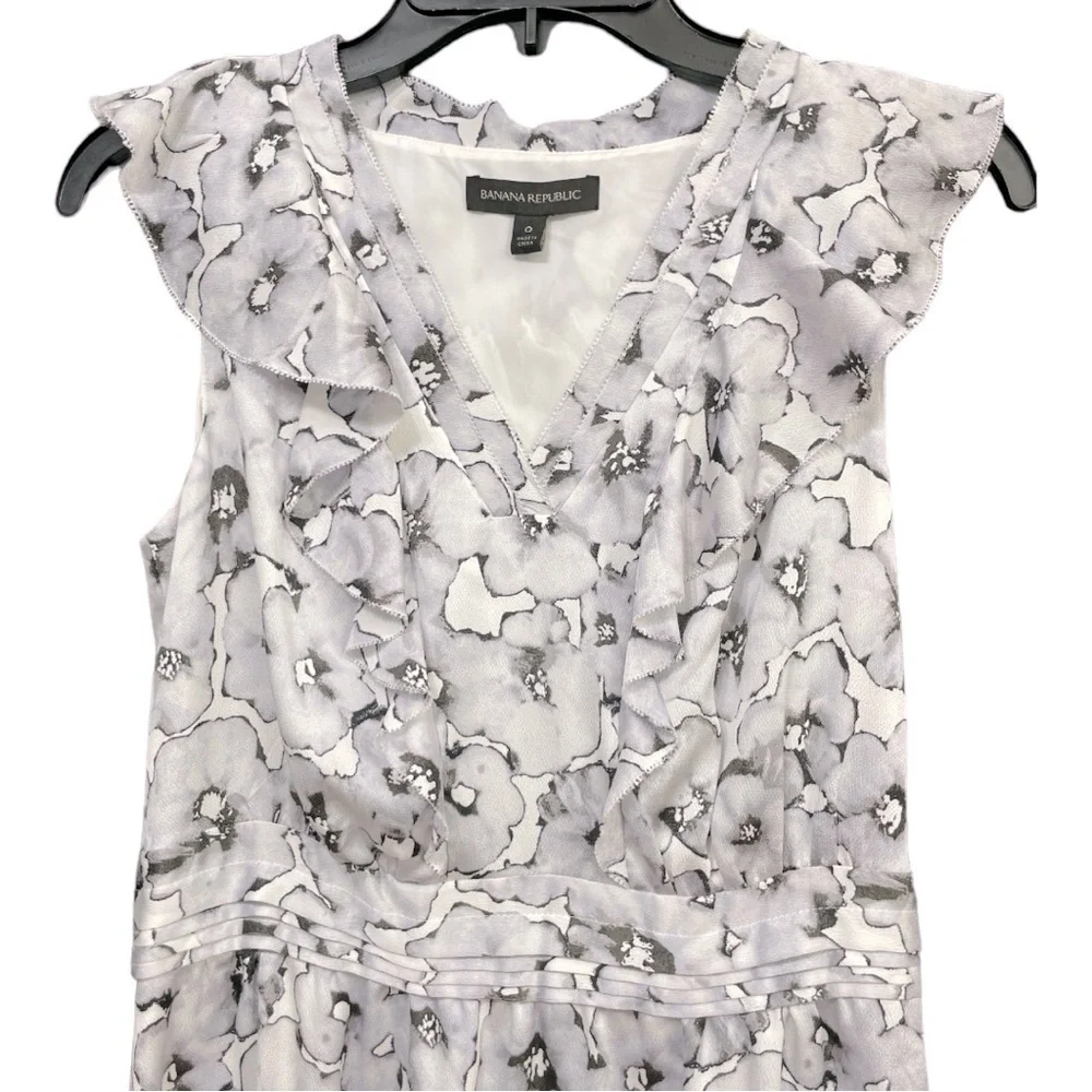 Banana Republic white grey