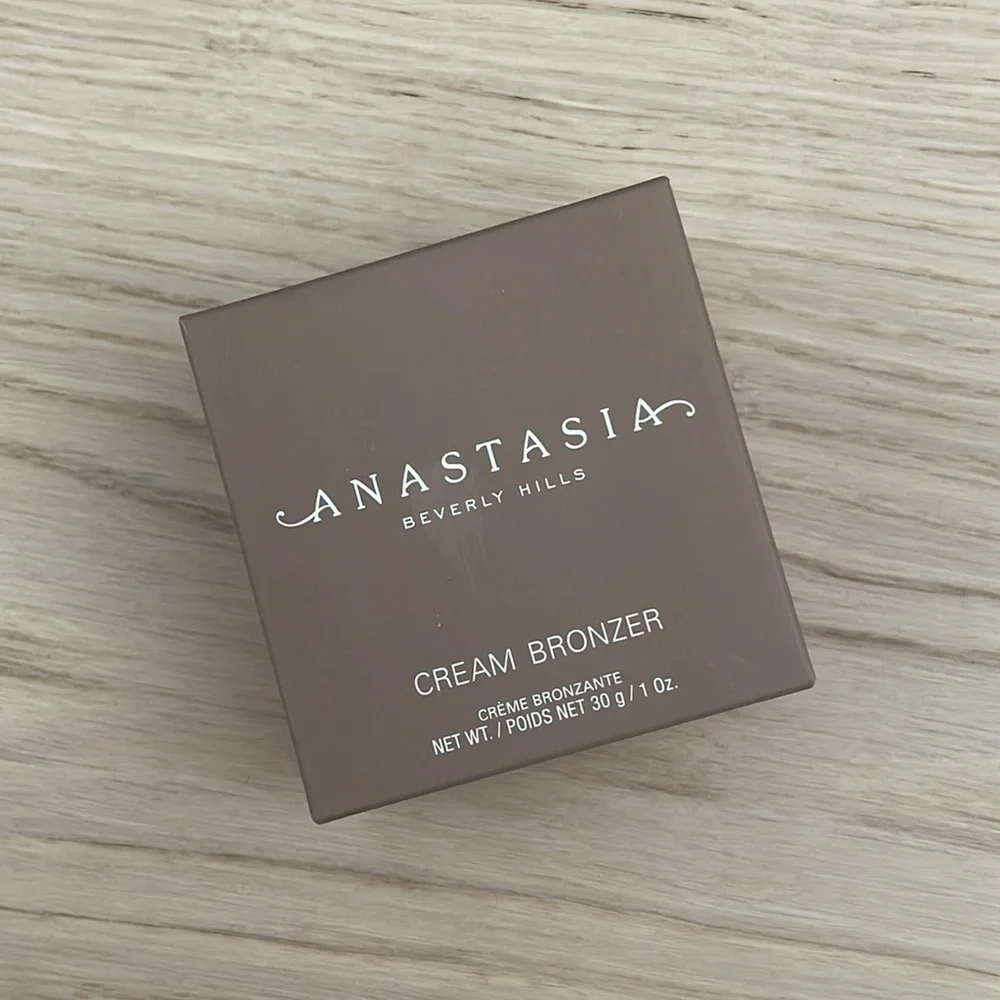 Anastasia Beverly Hills cream bronzer