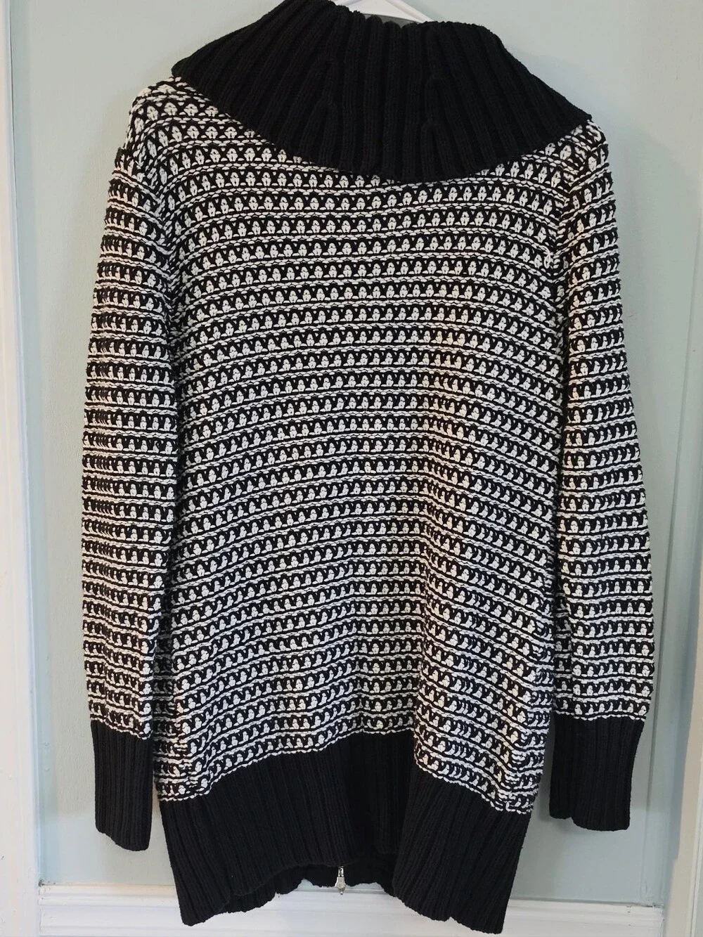 White House Black Market 31 length