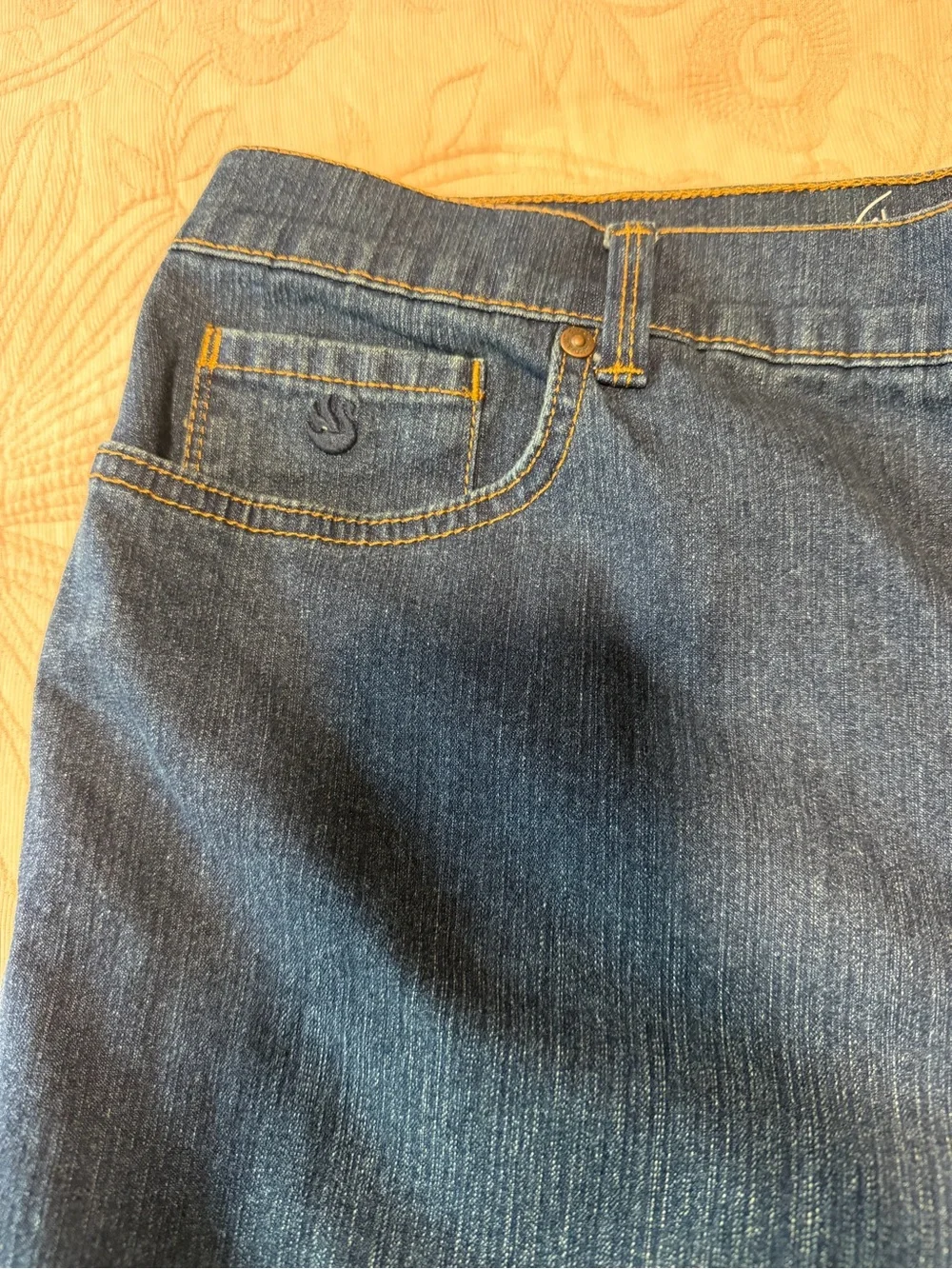 Gloria Vanderbilt euc classic