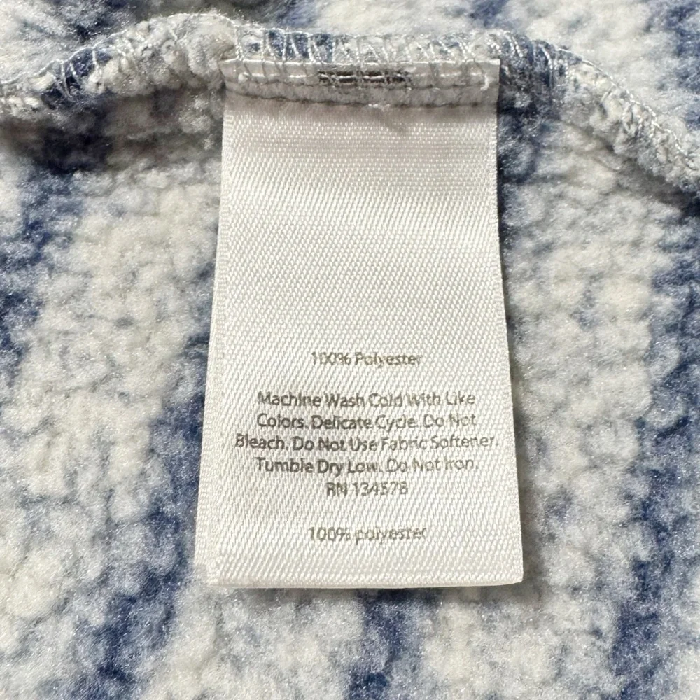 Vineyard Vines hem shoulder