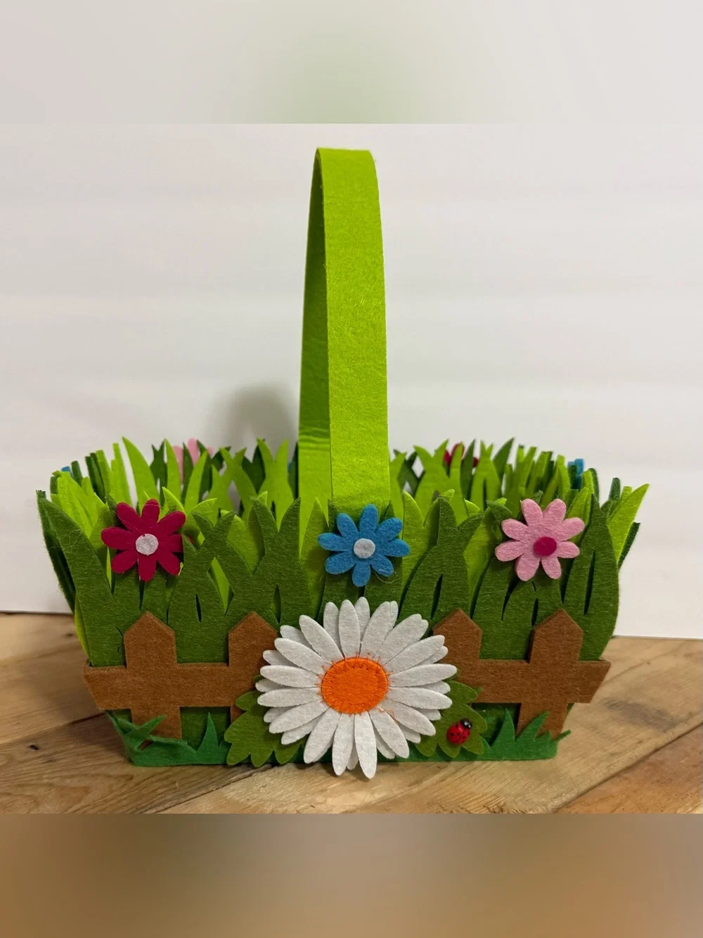 Green Felt Flower Garden Basket - Home Party Supplies - NWOT