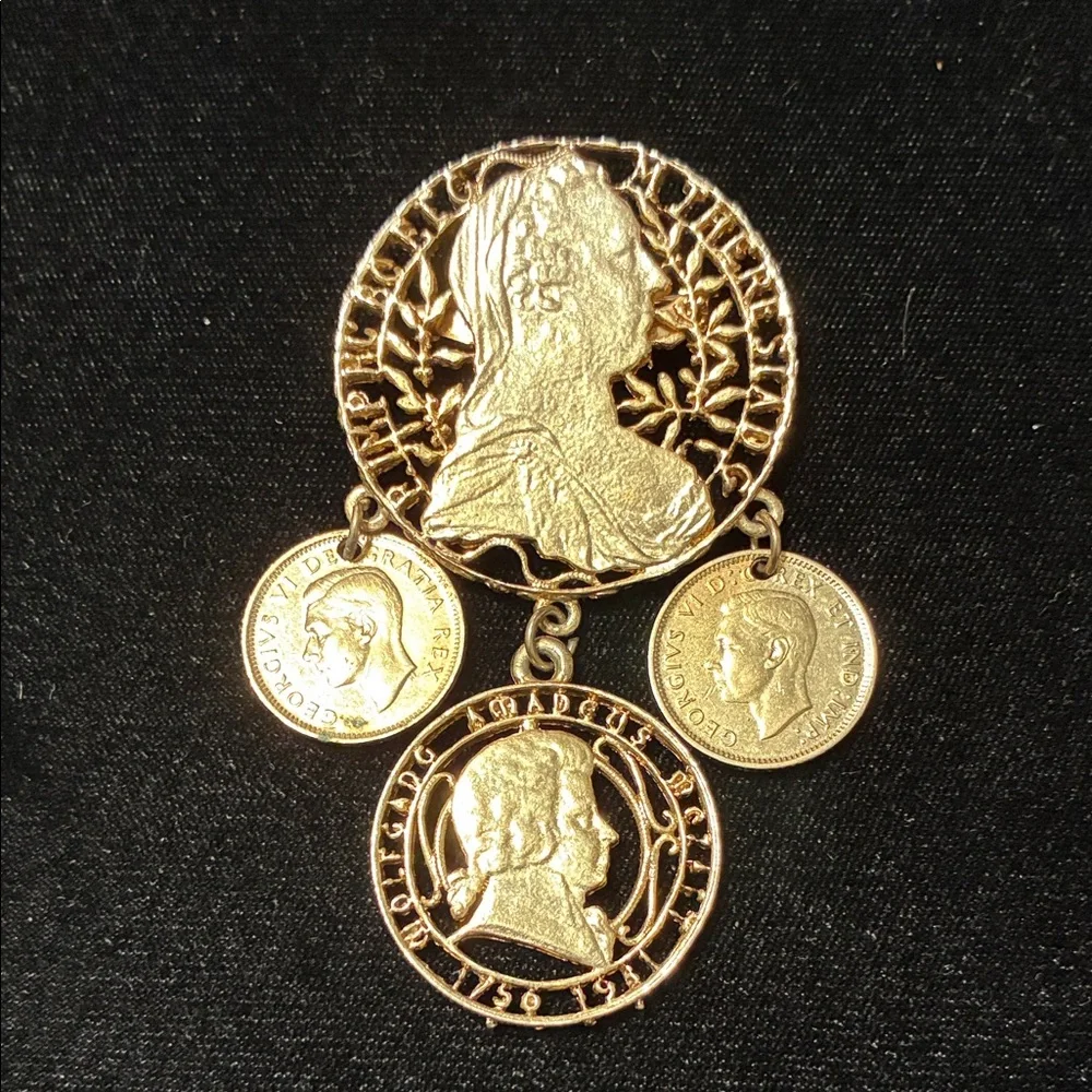 Elegant vintage Gold Coin Pendant Brooch